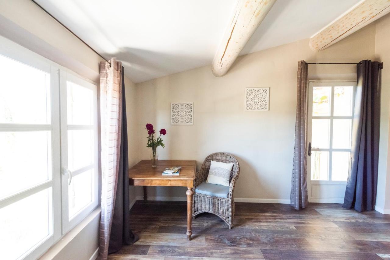 Le Mas Silvestre Saint-Saturnin-les-Apt Exterior photo